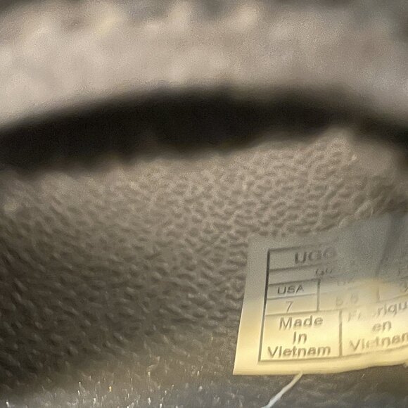 UGG Royale Black Fur Slides US 7 - Picture 4 of 4